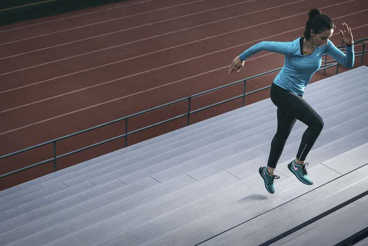 階段で膝が痛むときに見るべきポイント